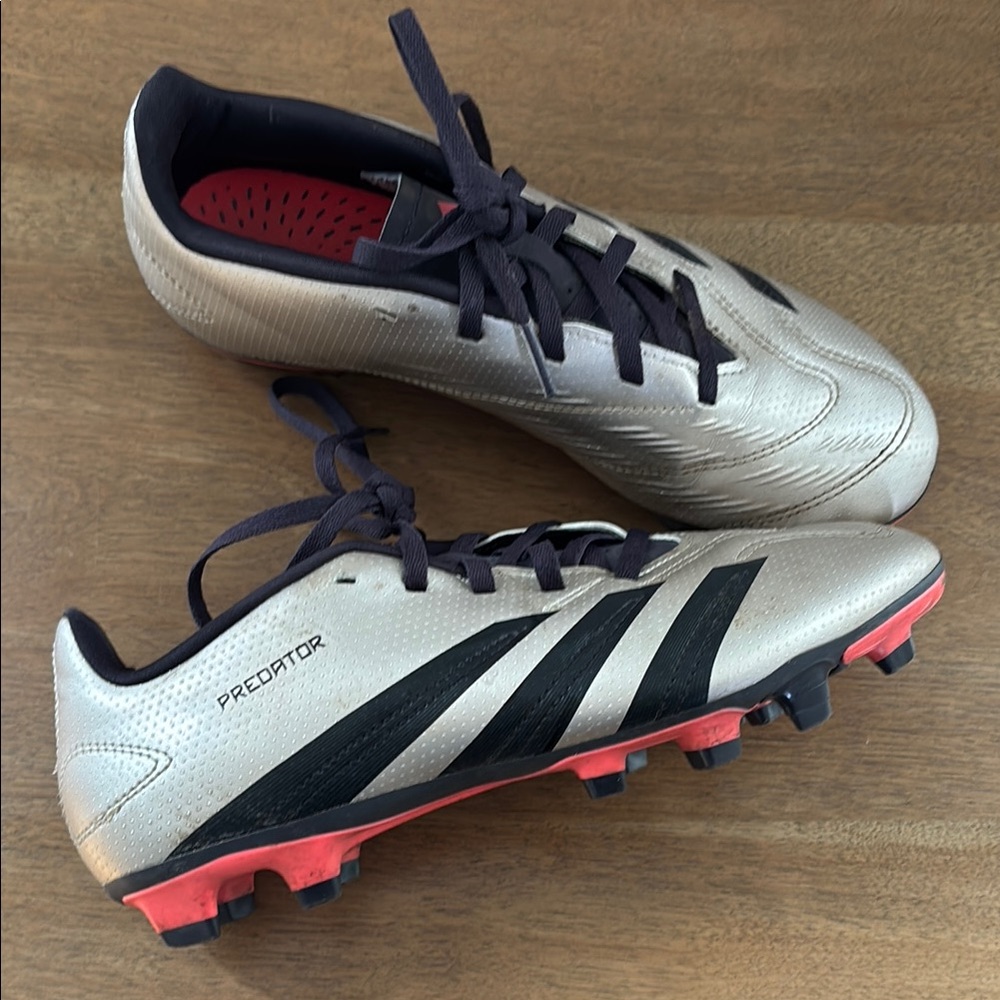 Adidas Predator Women/Mens Soccer Cleats - Silver and Black